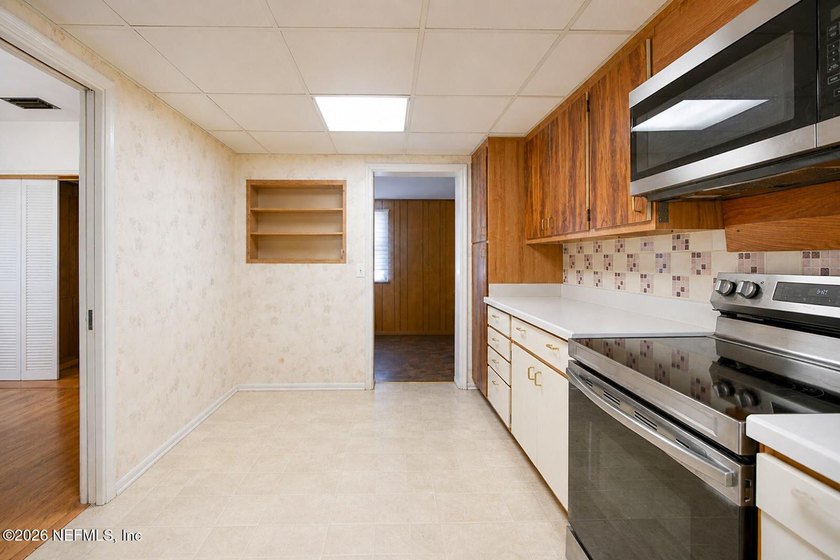 Beautiful corner-lot home with plenty of space and endless - photo 9