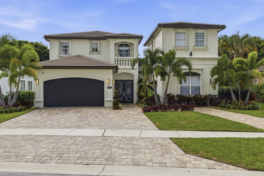 Welcome to The Versalles, one of the most desirable models in - photo 5