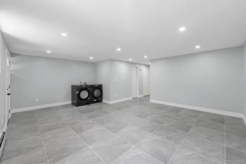 Experience modern living at its finest in this stunning newly - photo 11