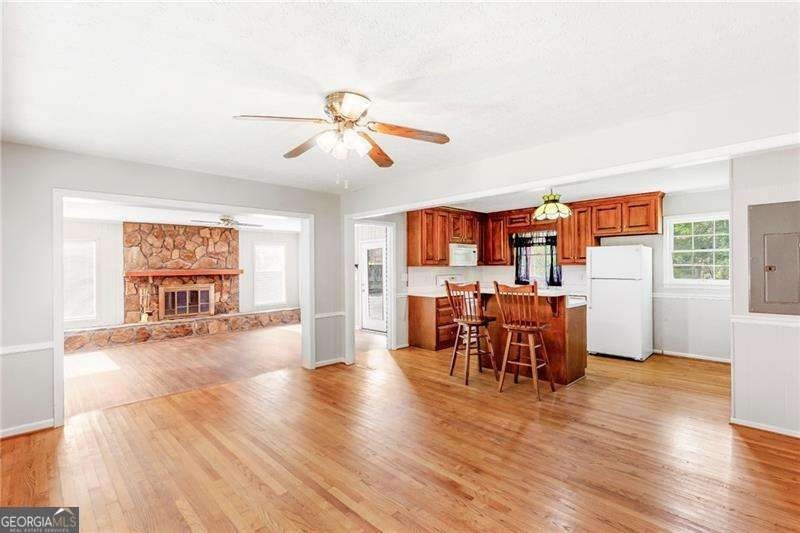 This inviting all-brick ranch offers comfortable one-level - photo 12