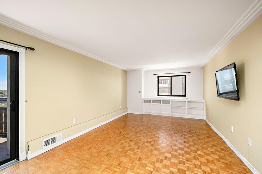 Highly sought after *09* corner unit features 2 bedrooms, 1 bath - photo 12