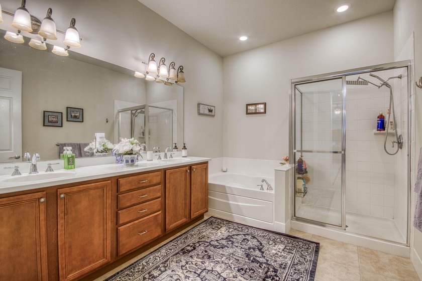 Rarely available single-level villa in Mallory Creek, offering a - photo 14