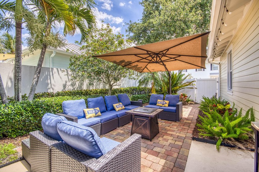 Rarely available single-level villa in Mallory Creek, offering a - photo 20