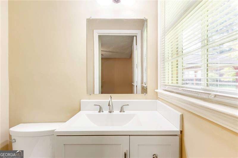 This inviting all-brick ranch offers comfortable one-level - photo 21