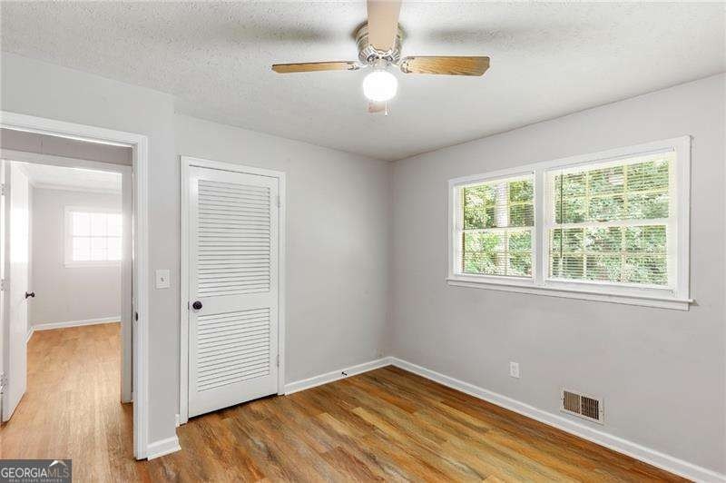 This inviting all-brick ranch offers comfortable one-level - photo 22