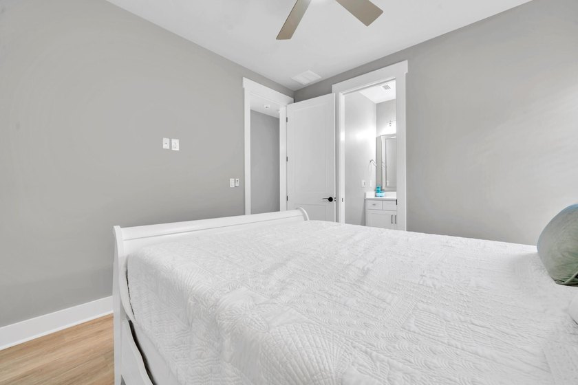 Experience coastal luxury in this fully furnished 2-story Villa - photo 34