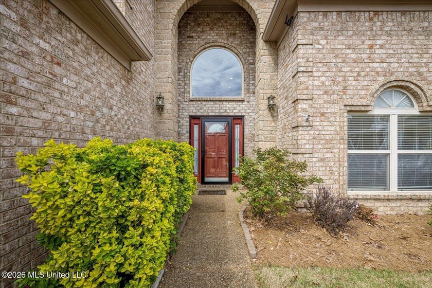 Charming Home at Wedgewood Golf Course. Discover this home - photo 3