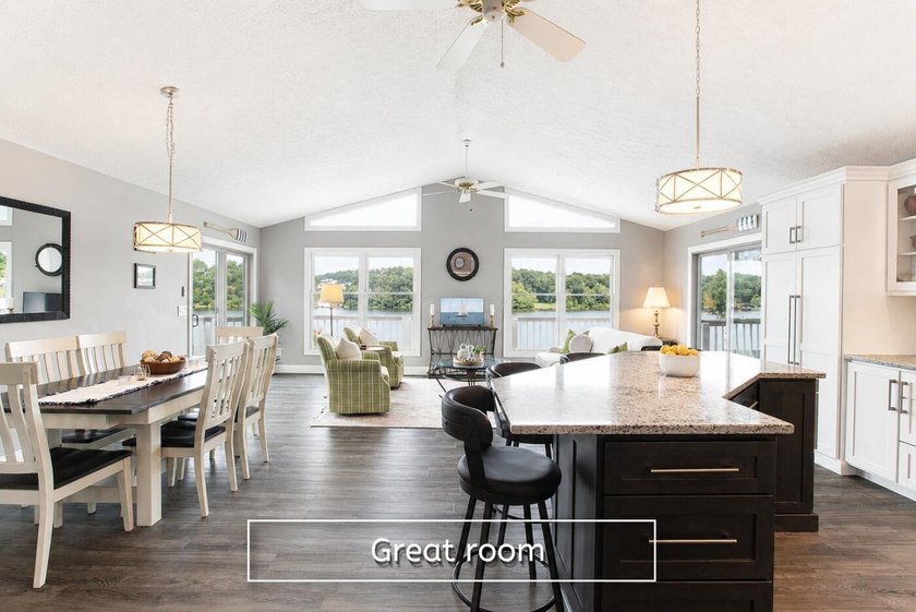 NEW LISTING! Welcome to 401 Lakeview Heights Drive, an Apple - photo 11