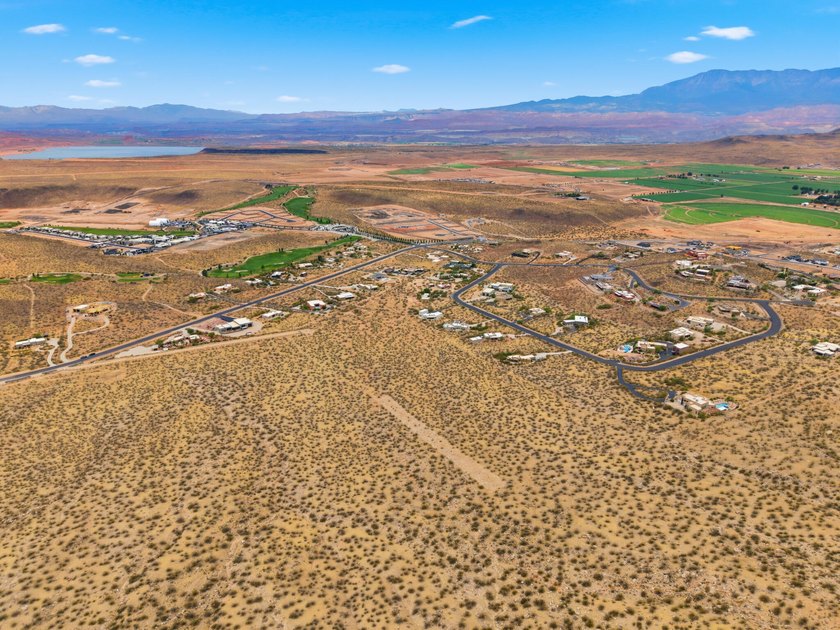 Exclusive 14.42-Acre Estate &amp; Development Opportunity in - photo 11