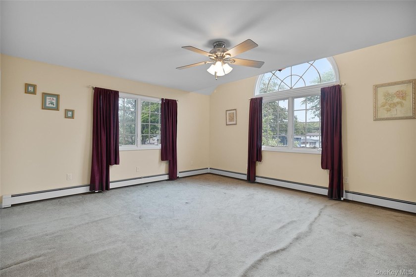 Beautifully maintained and custom-built 3,204 sq. ft - photo 15