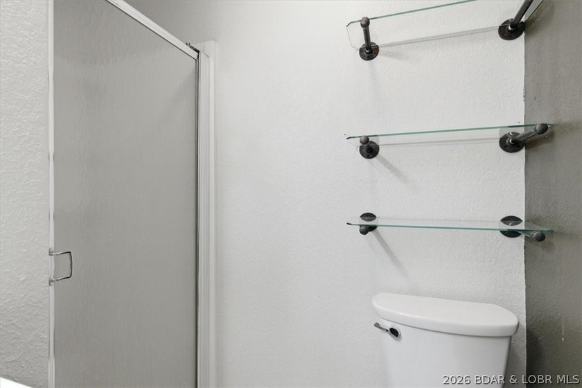 Your cozy lake retreat awaits. This 1 bed 1 bath condo located - photo 19