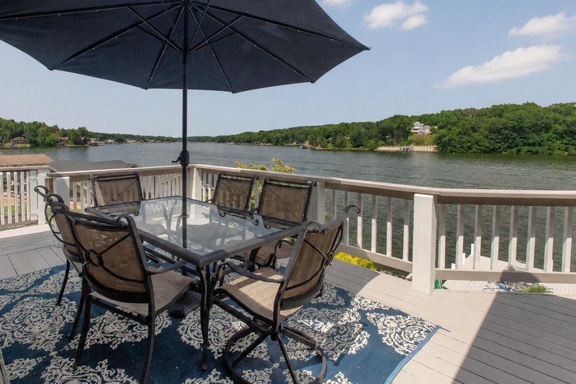 NEW LISTING! Welcome to 401 Lakeview Heights Drive, an Apple - photo 24