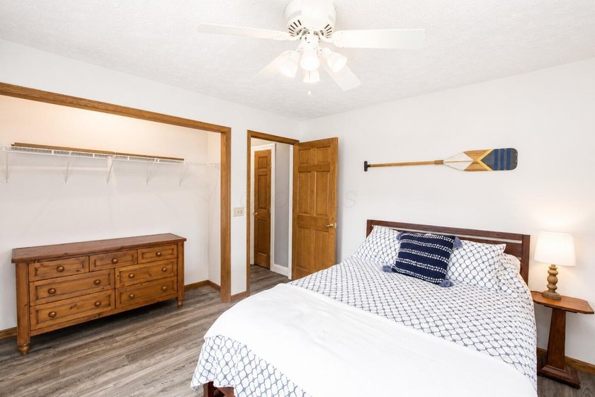 NEW LISTING! Welcome to 401 Lakeview Heights Drive, an Apple - photo 36