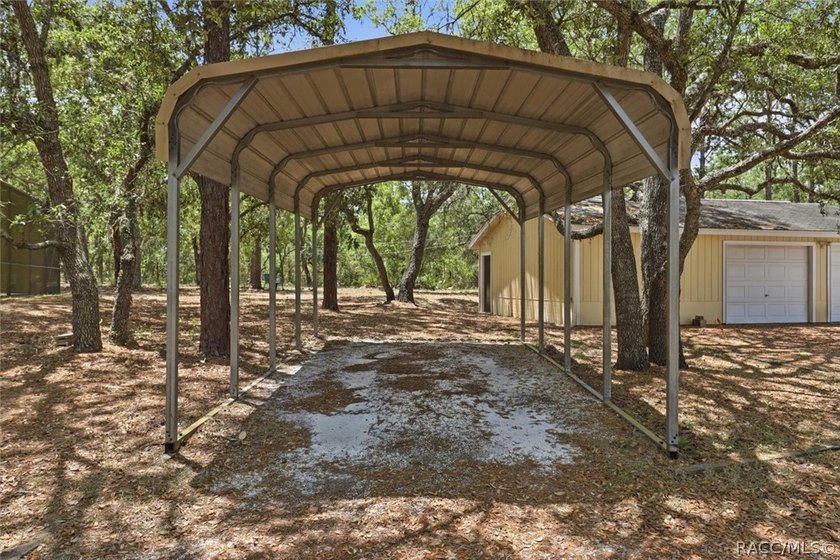 Space, Privacy &amp; Room to Live - 2.5 Acres in Homosassa; Bring - photo 36