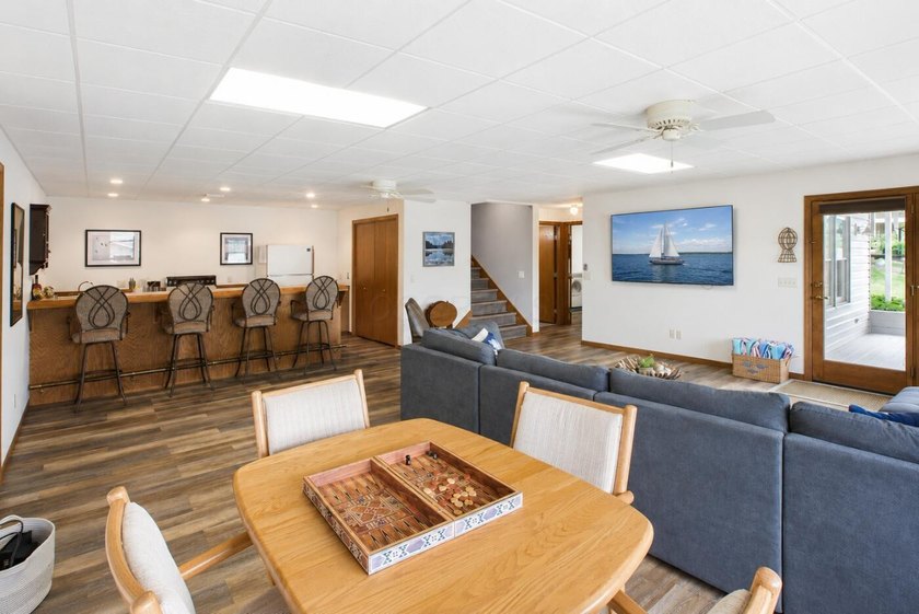 NEW LISTING! Welcome to 401 Lakeview Heights Drive, an Apple - photo 44