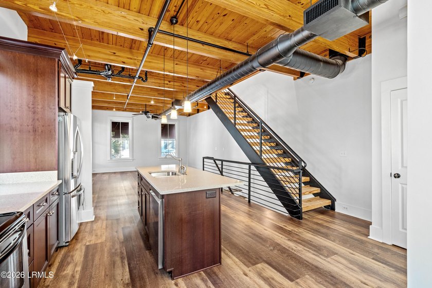 Unique opportunity to own a mixed-use residential and commercial - photo 16