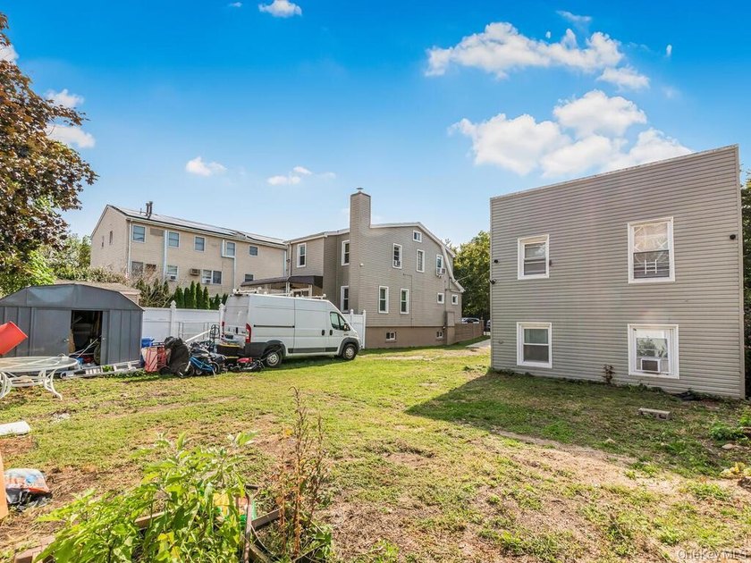 Welcome to 264 Emerson Avenue, Bronx, NY 10465! This is a - photo 18