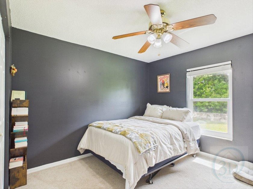 Come fall in love with this gorgeous 3 bedroom, 2 bath, 2 car - photo 18