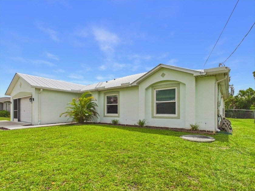 Come fall in love with this gorgeous 3 bedroom, 2 bath, 2 car - photo 23