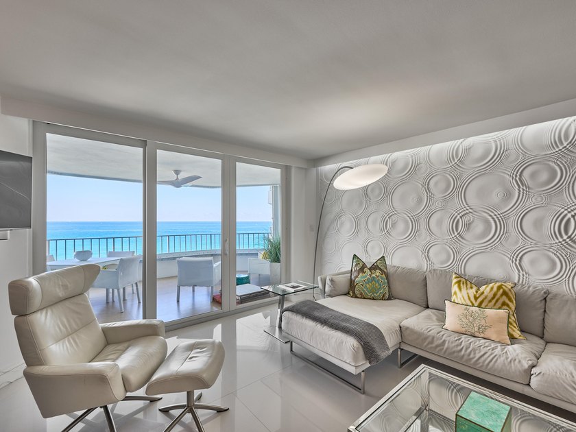 Oceanfront residence with sweeping Atlantic views from every - photo 3