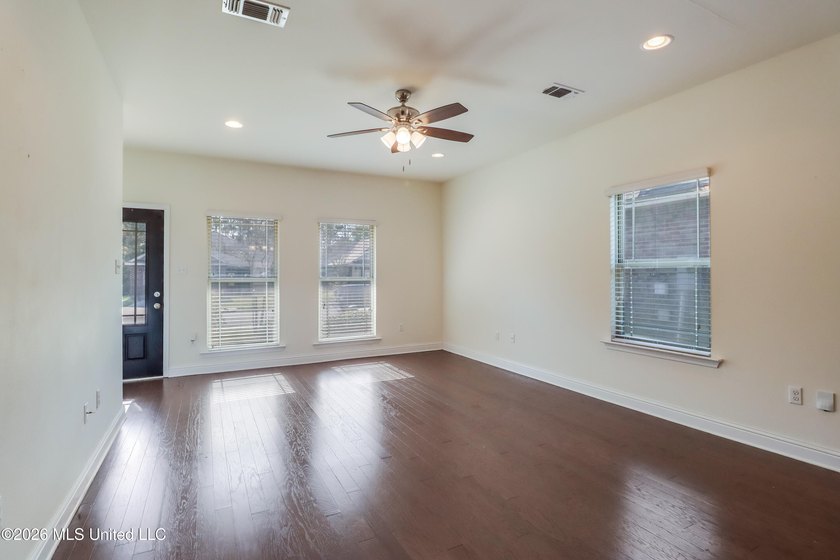 Spacious Family Home or Investment Opportunity in D'Iberville - photo 4
