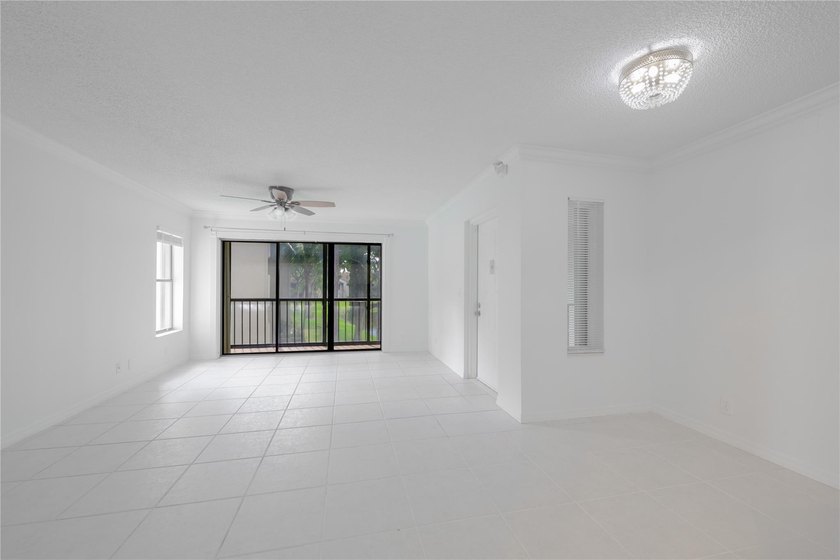 Welcome to your newly remodeled stylish 3-bedroom 2-bath - photo 8