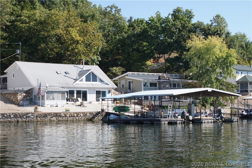List price is below appraisal, NEW ROOF COMING SOON! Sitting at - photo 28