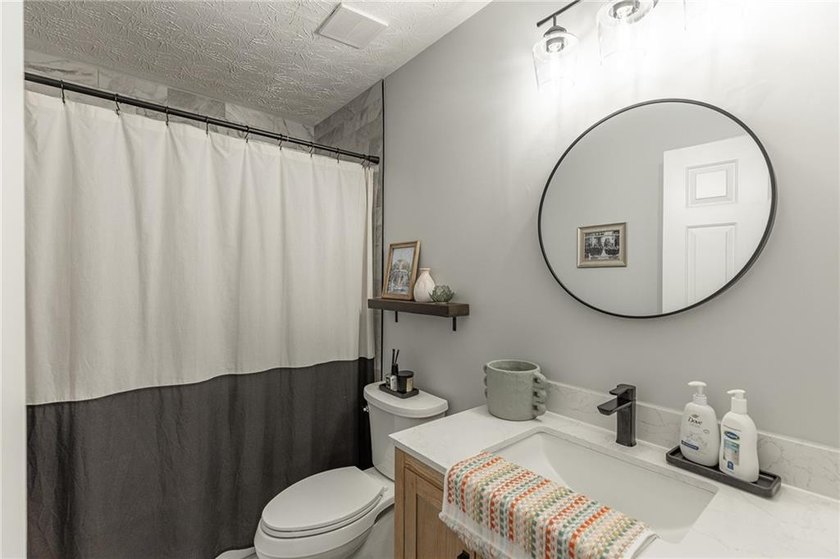 Beautifully updated 3-bedroom, 2-bath ranch nestled on a private - photo 33