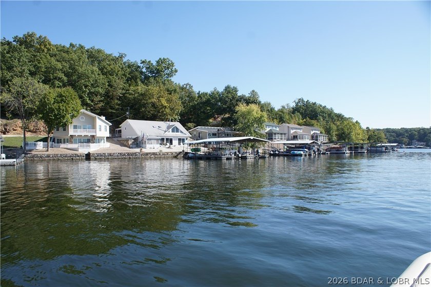 List price is below appraisal, NEW ROOF COMING SOON! Sitting at - photo 37
