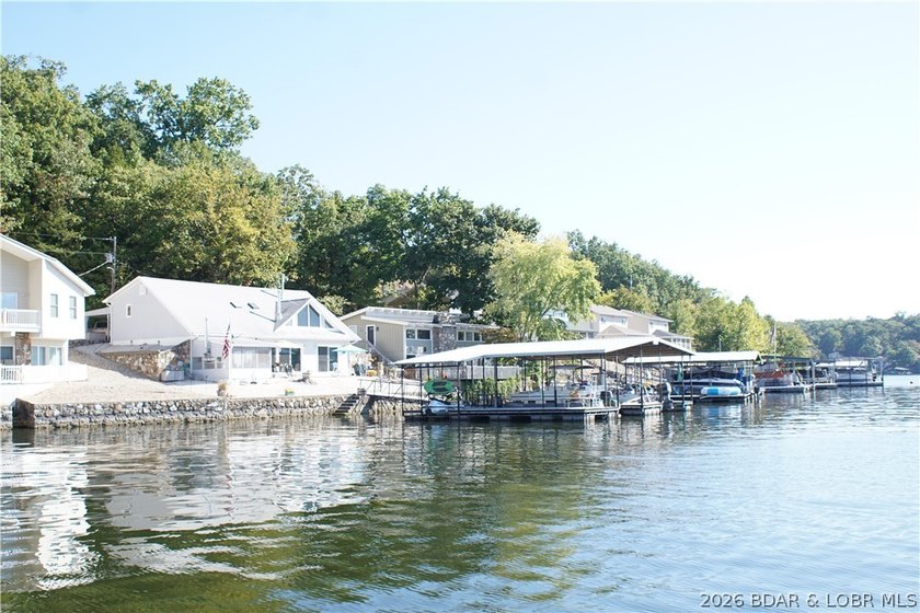 List price is below appraisal, NEW ROOF COMING SOON! Sitting at - photo 40