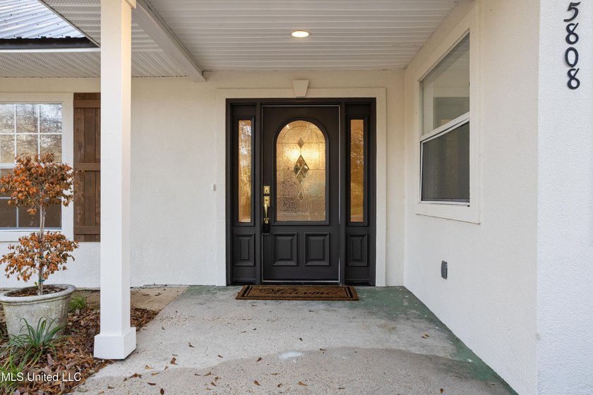 DON'T MISS OUT! PRICED OVER 10K BELOW RECENT APPRAISAL! ALL - photo 3