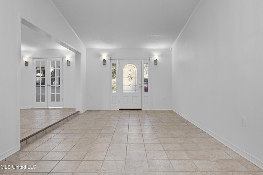 DON'T MISS OUT! PRICED OVER 10K BELOW RECENT APPRAISAL! ALL - photo 4