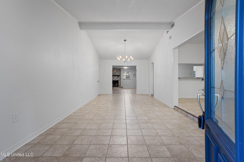 DON'T MISS OUT! PRICED OVER 10K BELOW RECENT APPRAISAL! ALL - photo 5