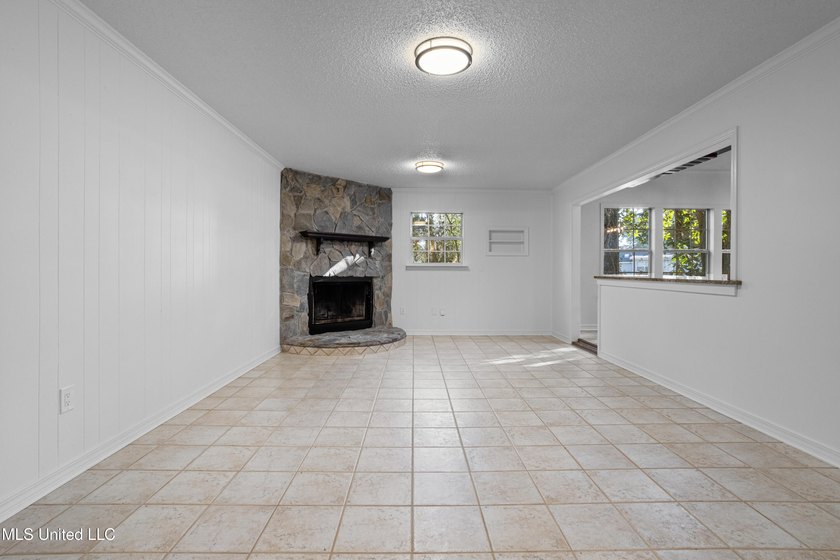 DON'T MISS OUT! PRICED OVER 10K BELOW RECENT APPRAISAL! ALL - photo 8