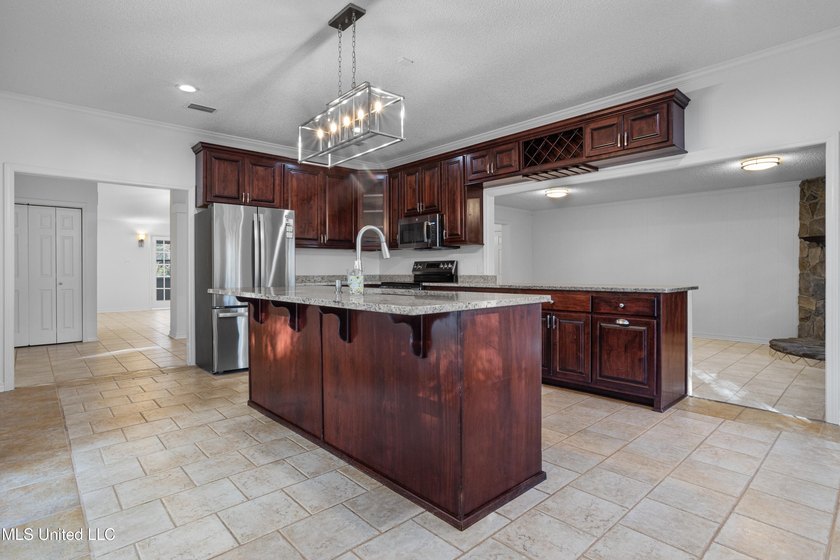 DON'T MISS OUT! PRICED OVER 10K BELOW RECENT APPRAISAL! ALL - photo 10