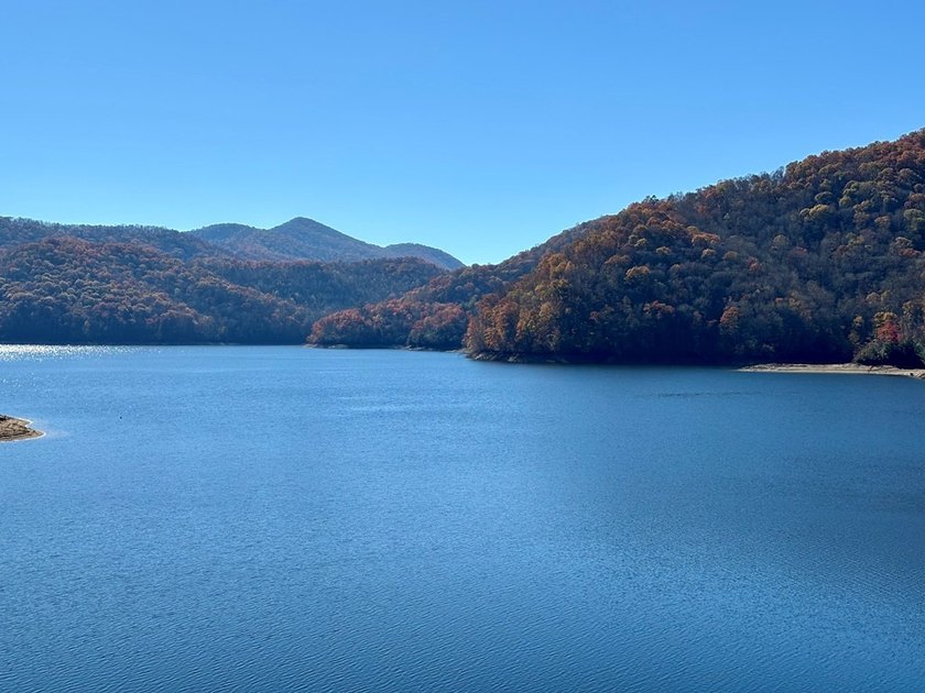 Nestled within the coveted Nantahala Highlands subdivision, this - photo 2