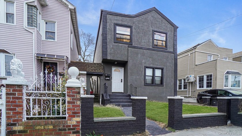 Charming Legal 2Family Home in the heart of Rosedale! Welcome to - photo 3