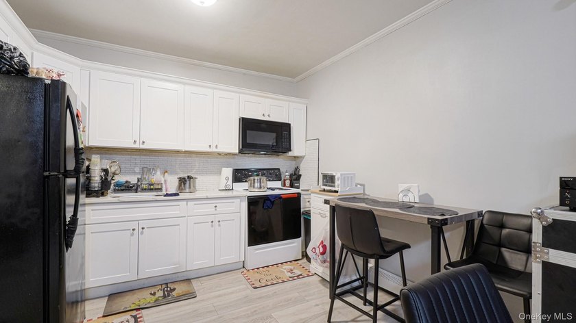 Charming Legal 2Family Home in the heart of Rosedale! Welcome to - photo 5