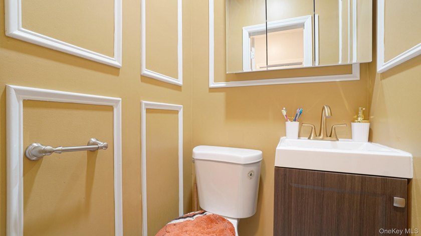 Charming Legal 2Family Home in the heart of Rosedale! Welcome to - photo 9