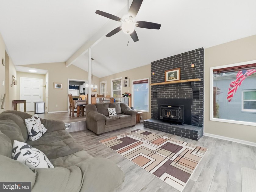 Welcome to 1353 Lakeview Parkway, where exceptional waterfront - photo 17