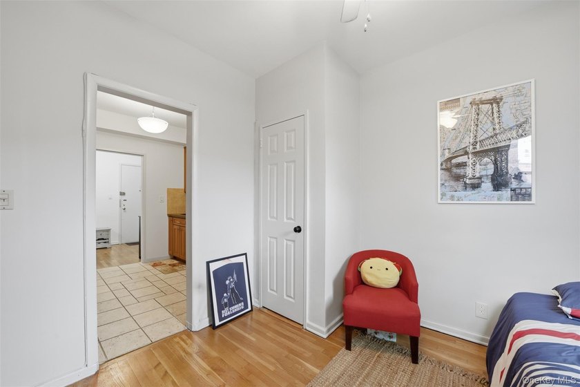 Beautiful and spacious one bedroom (PLUS BONUS ROOM) in the - photo 25