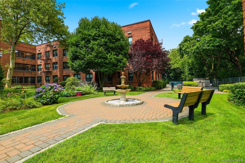 Beautiful and spacious one bedroom (PLUS BONUS ROOM) in the - photo 34