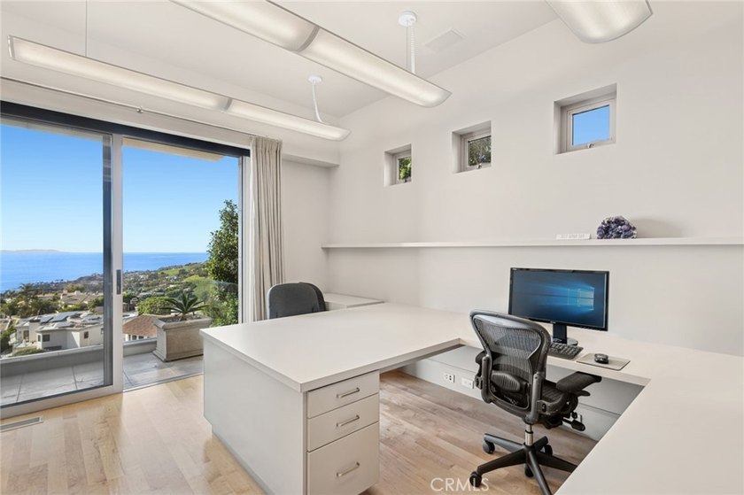 Sweeping ocean views from every room define this substantial - photo 36