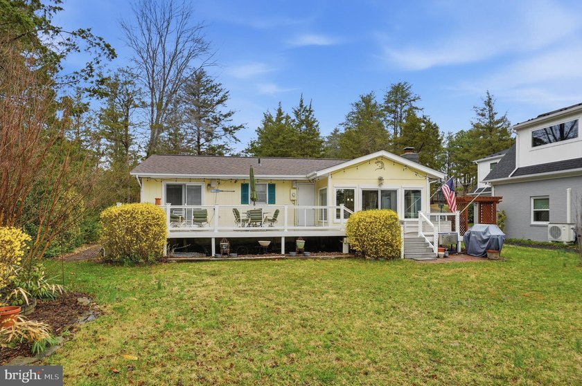 Welcome to 1353 Lakeview Parkway, where exceptional waterfront - photo 36