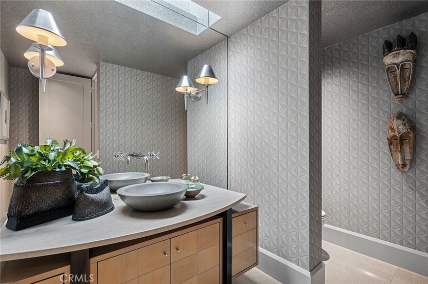 Sweeping ocean views from every room define this substantial - photo 40