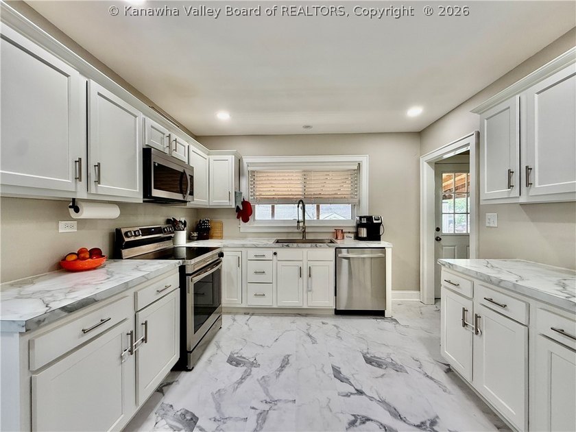 Move-in ready and offering exceptional flexibility, this Nitro - photo 11