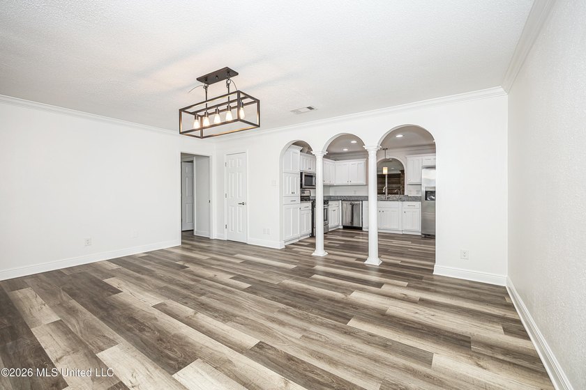 GOLF CART DISTRICT, CLOSE TO DOWNTOWN! Bring your golf cart to - photo 12