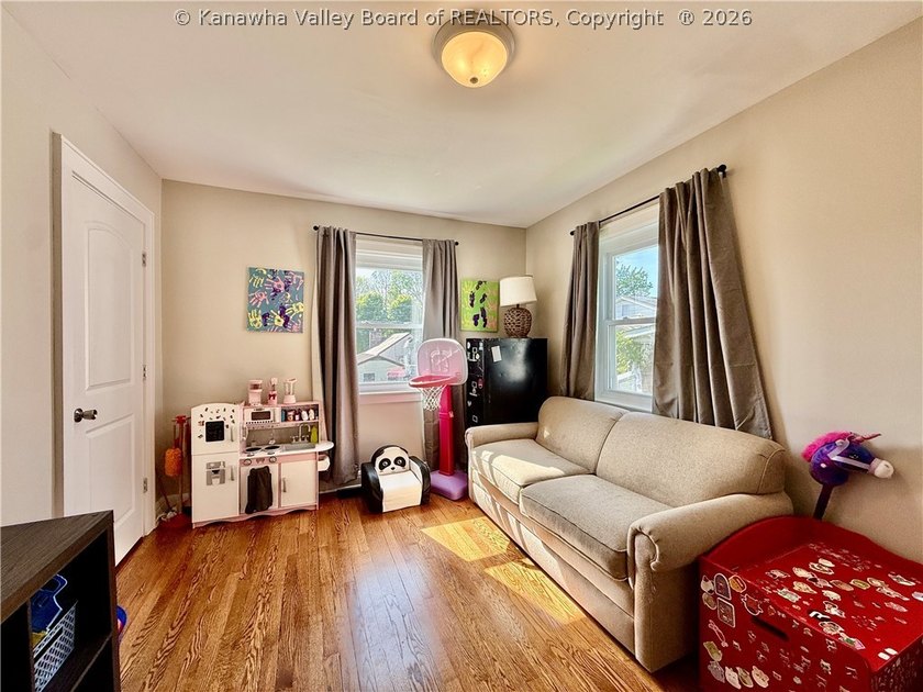 Move-in ready and offering exceptional flexibility, this Nitro - photo 21