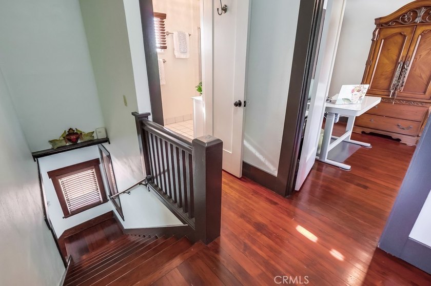 Located in the heart of Retro Row within the highly sought-after - photo 31