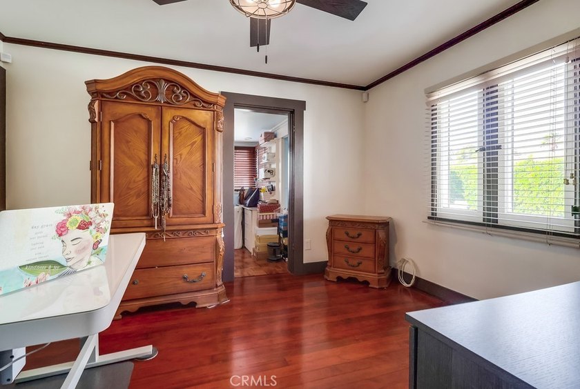 Located in the heart of Retro Row within the highly sought-after - photo 32